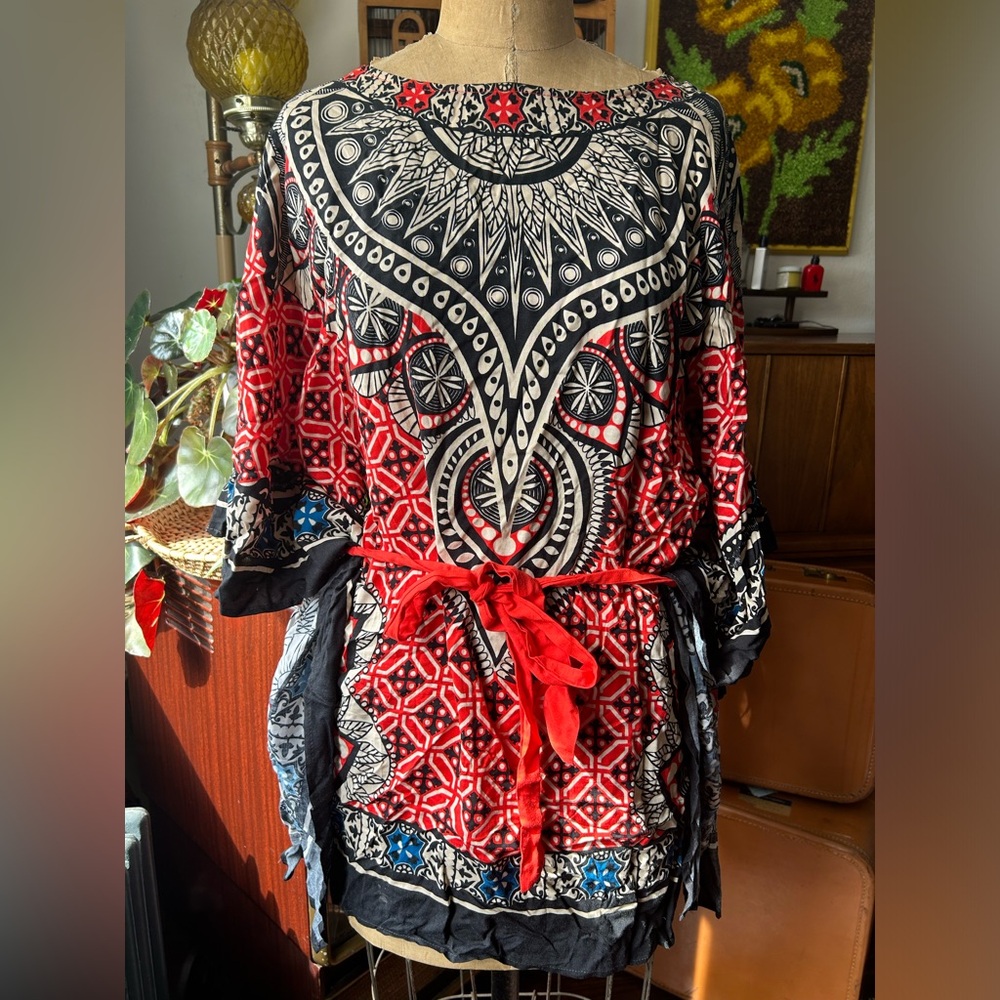 Short Batwing Patterned Dress